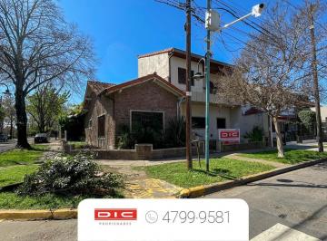 Casa · 180m² · 5 Ambientes · Casa 4 Dorm. Venta - Carapachay