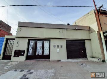 Casa · 174m² · 3 Ambientes · Casa de 2 Dorm. 1 Baño en Venta 443 m² Totales - La Plata