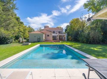 Casa · 276m² · 6 Ambientes · 3 Cocheras · Casa en Doble Lote Country Club Los Cardales