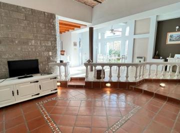 PH · 164m² · 5 Ambientes · PH de 3 Habitaciones en Venta en El Centro de Luján