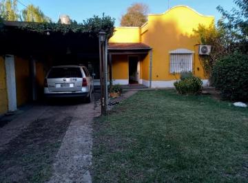 Quinta vacacional · 110m² · 4 Ambientes · 2 Cocheras · Venta Casa Quinta 4 Ambientes en La Reja Moreno