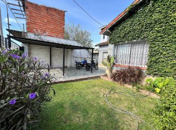 Casa · 137m² · 5 Ambientes · 1 Cochera · Casa - 4 Dorm. - Paso del Rey