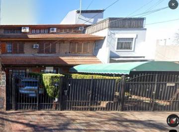 Casa · 98m² · 4 Ambientes · 1 Cochera · Duplex en Venta, a 1 Cuadra de Av de Mayo. 3 Cuadras de La Estacion Ffcc