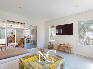 Casa · 235m² · 4 Ambientes · 1 Cochera · Casa en Venta en Costa Esmeralda con Cochera