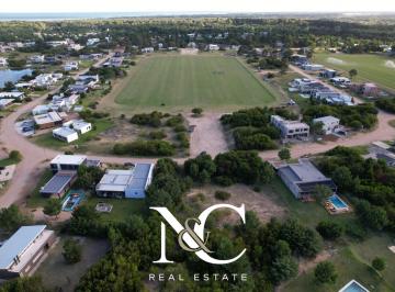 Terreno · 945m² · Lote en Venta en Costa Esmeralda, Frente a La Cancha de Polo