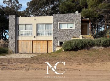Casa · 237m² · 5 Ambientes · 2 Cocheras · Casa en Venta en Costa Esmeralda, Fondo a La Cancha de Polo