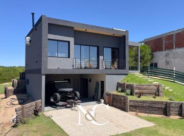 Casa · 314m² · 6 Ambientes · Casa en Venta en Costa Esmeralda, a Estrenar en Entorno Tranquilo