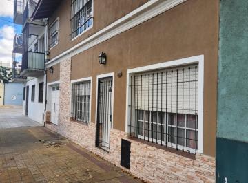 Casa · 185m² · 4 Ambientes · Hermosa Casa en Lote Propio - Única por Su Estado