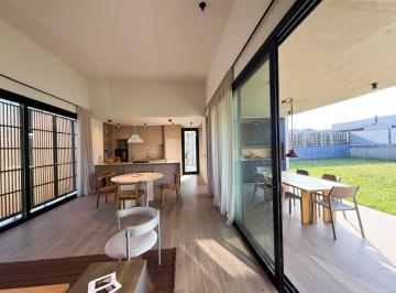 Casa de 4 ambientes, Villa Allende · Casoria Casas Village - Casa 3 Dorm (1 Suite) - 203 m² Cub - Villa Allende Golf