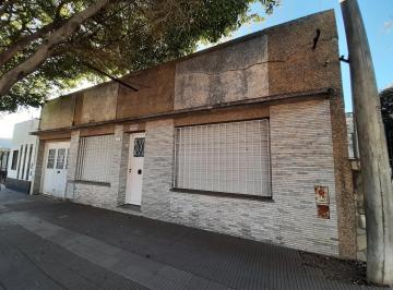 Casa · 139m² · 5 Ambientes · 1 Cochera · Venta - Casa - 3 Dorm. - Urquiza, Rosario