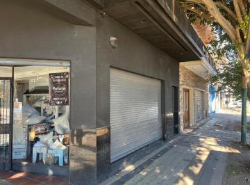 Local comercial · 157m² · 1 Cochera · Local en Lomas de Zamora Oeste