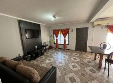 Casa · 153m² · 5 Ambientes · 1 Cochera · Venta Casa Rodeo de La Cruz Apta Credito