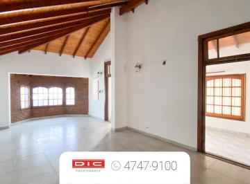 Casa · 130m² · 3 Ambientes · 3 Cocheras · Chalet 2 Dorm. Venta - Beccar
