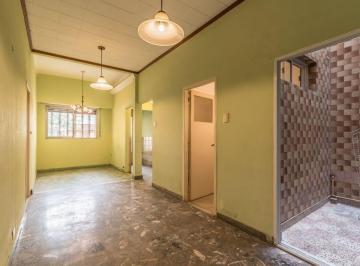 PH · 97m² · 3 Ambientes · 1 Cochera · Venta PH Parque Chacabuco con Patio y Cochera