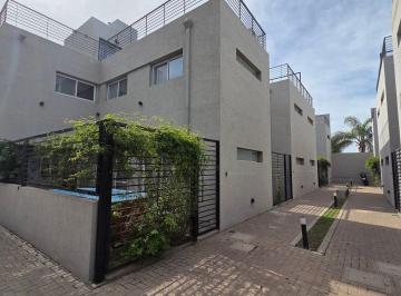 Departamento · 125m² · 5 Ambientes · 1 Cochera · Tríplex 3 Dorm. con Cochera en Mendoza Al 8000 - Fisherton