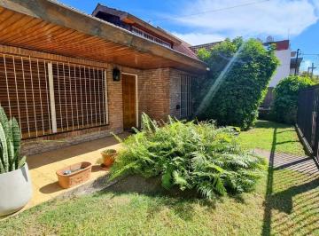 Casa · 180m² · 5 Ambientes · 2 Cocheras · Venta Casa 3 Dorm Suite / 2 Baños Pileta Villa Ballester