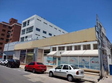 Local comercial · 4600m² · Edificio Coorporativo con Estacionamiento. 4533 m² Cubiertos