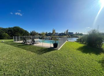 Casa · 200m² · 4 Ambientes · 4 Cocheras · Venta Casa a La Laguna en San Benito Villanueva Tigre