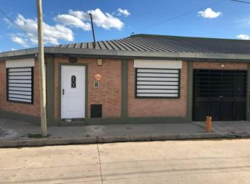 Casa · 65m² · 4 Ambientes · 1 Cochera · Alquiler Casa General Rodríguez