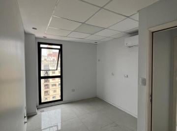 Oficina comercial · 60m² · 4 Ambientes · Consultorio en Venta - Monteagudo 300