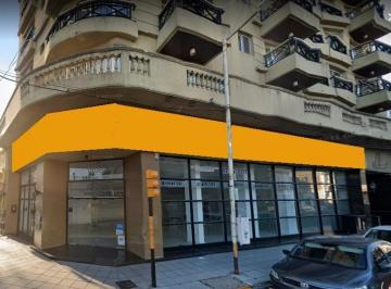 Local comercial · 233m² · Local - Crucesita