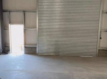 Bodega-Galpón · 1300m² · Galpón en Alquiler en Jose León Suarez
