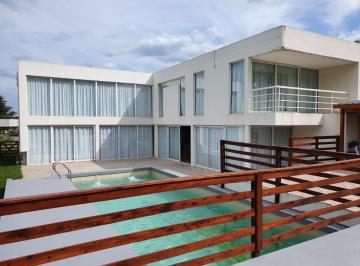 Casa de 5 ambientes, Mar del Plata · Excelente Casa en Rumencó en Venta de 4 Dorm., Play Room y Pileta