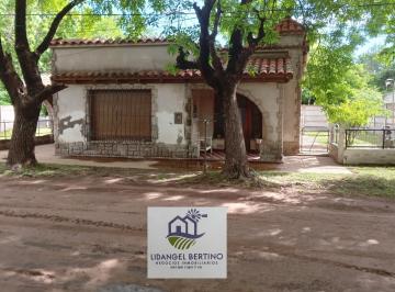Casa · 96m² · 4 Ambientes · 1 Cochera · Casa en del Valle