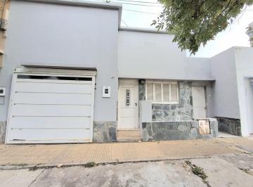 Casa · 138m² · 7 Ambientes · 1 Cochera · Venta, Casa Al Frente a m de Av General Paz.