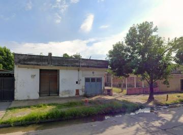 Casa · 116m² · 5 Ambientes · 1 Cochera · Casa en Italia Al 3900 - Frente Al Cef18