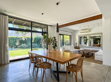 Casa · 200m² · 5 Ambientes · 2 Cocheras · Casa - La Damasia