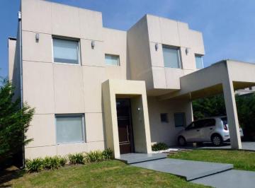 Casa de 4 ambientes, Berazategui · Venta. Casa.4 Ambientes. Barrio Cerrado. Los Troncos. Berazategui