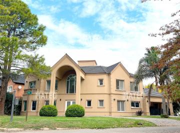 Casa de 6 ambientes, Moreno · Destacada
