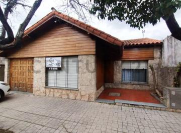 PH · 128m² · 4 Ambientes · 2 Cocheras · Venta de Casa en PH 4 Ambientes en Centro de Florencio Varela. Apto Crédito