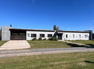 Casa de 4 ambientes, Luján · Hermosa Casa en Santa Irene