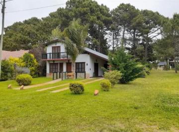 Casa · 145m² · 5 Ambientes · Casa en Venta - 3 Dorm. 2 Baños - Costa del Este