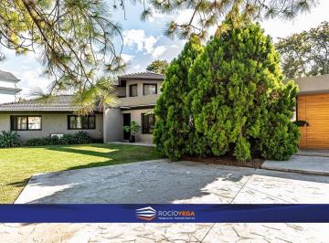 Casa · 320m² · 4 Ambientes · 1 Cochera · Casa en Venta en Country San Diego Moreno