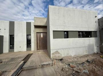 Casa · 135m² · 4 Ambientes · 1 Cochera · Casa 3 Dorm. en Construcción, Rincón