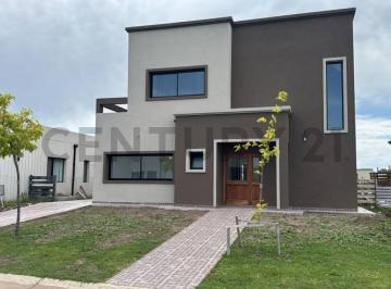 Casa · 197m² · 4 Ambientes · 1 Cochera · Casa Venta 4 Ambientesa en Dos Plantas a Estrenar en Barrio San Pablo, Pilar