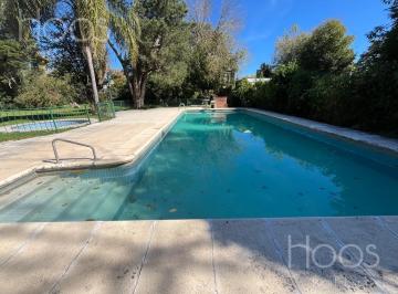 Casa · 240m² · 5 Ambientes · 4 Cocheras · Alquiler Temporal - Casa con Gran Parque en Ituzaingo