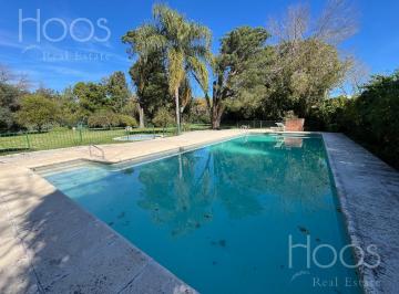 Casa · 240m² · 5 Ambientes · 4 Cocheras · Alquiler Temporal - Casa con Gran Parque en Ituzaingo