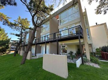 Hotel · 1200m² · 20 Ambientes · 5 Cocheras · Hotel en Venta a m del Mar