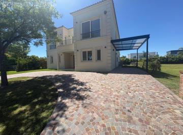 Casa · 256m² · 6 Ambientes · 2 Cocheras · Casa en Venta - Vistas, Puertos del Lago.