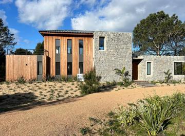 Departamento · 150m² · 5 Ambientes · Venta Casa en Jose Ignacio 310 m y 1900 de Terreno