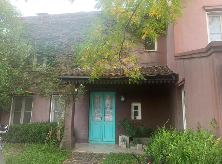 Casa · 250m² · 11 Ambientes · 1 Cochera