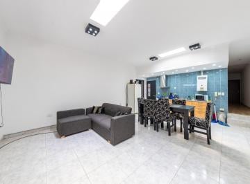 Casa · 170m² · 3 Ambientes · 2 Cocheras · En Venta - Casa Dos Dorm. - Republica de La Sexta