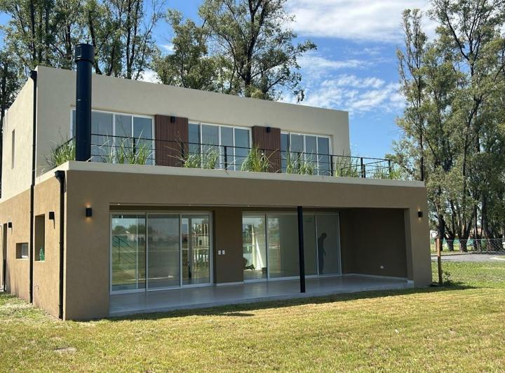 Casa · 174m² · 5 Ambientes · 1 Cochera