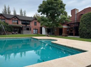 TAV-TAV-6993_2 · Venta Casa 5 Amb. con Parque, Pileta, Parque Leloir, Ituzaingo