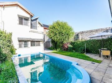 Casa · 165m² · 5 Ambientes · 2 Cocheras · Venta Casa 5 Amb Patio Pileta Stos Lugares A. Cred
