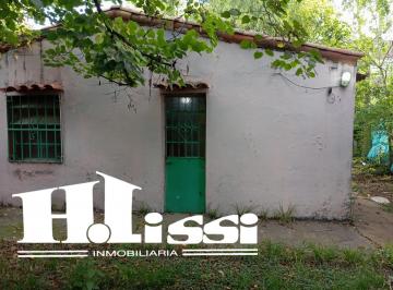 Casa · 200m² · 2 Ambientes · 2 Cocheras · Casa en Alquiler Para Uso Comercial Exclusivamente.